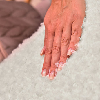 Подушка декоративна IDEIA 55х55 см штучне хутро гіпоалергенне молоко