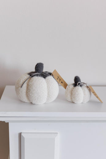 Декоративний виріб Pumpkin молочна з сірим хвостиком ПРОВАНС, D15см 041826