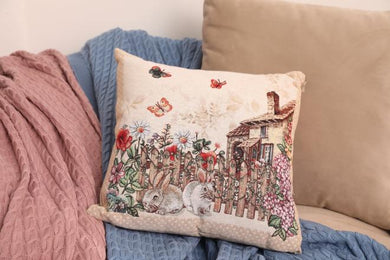 Гобеленова подушка Alicia хатинка та кролики ПРОВАНС, 45х45см 026041