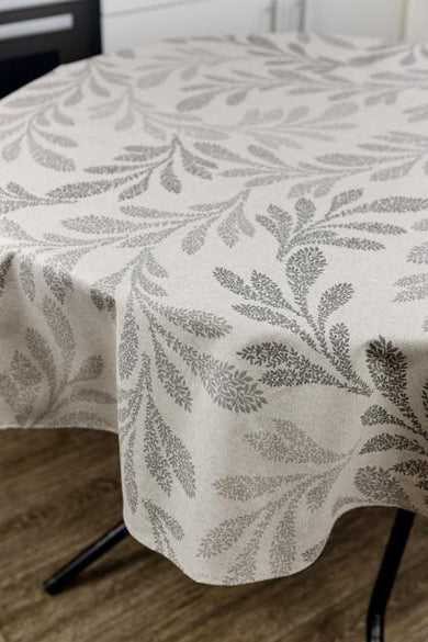 Скатертина водовідштовхувальна кругла Сіре листя ПРОВАНС, D180см 033843