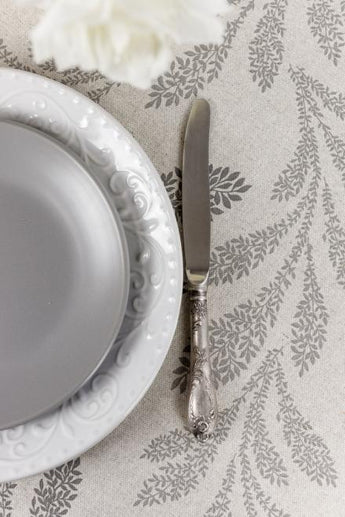 Скатертина водовідштовхувальна кругла Сіре листя ПРОВАНС, D180см 033843