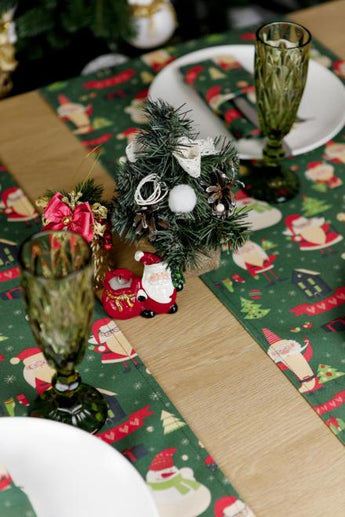 Новорічна доріжка на стіл Санта на зеленому ПРОВАНС, 40х140см 035779