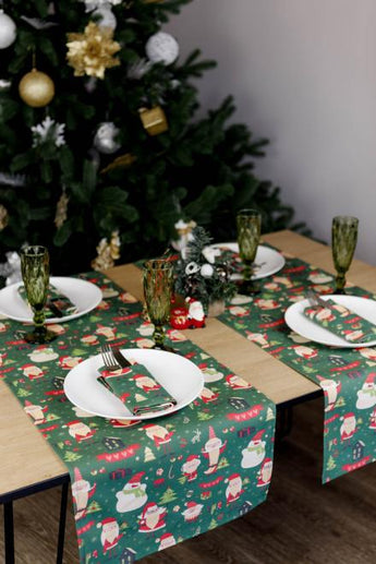 Новорічна доріжка на стіл Санта на зеленому ПРОВАНС, 40х140см 035779