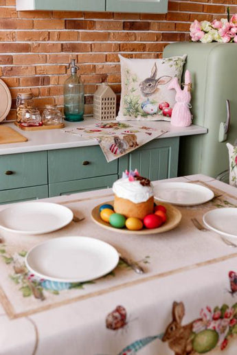 Великоднева декоративна подушка  Веснянка Заєць ПРОВАНС, 45х45см 034268