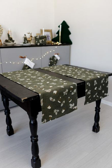 Доріжка новорічна на стіл Шапочки на зеленому ПРОВАНС, 40х180см 036826
