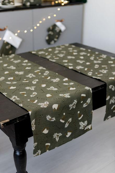 Доріжка новорічна на стіл Шапочки на зеленому ПРОВАНС, 40х180см 036826