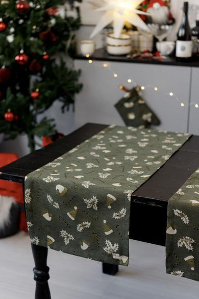 Доріжка новорічна на стіл Шапочки на зеленому ПРОВАНС, 40х140см 036820