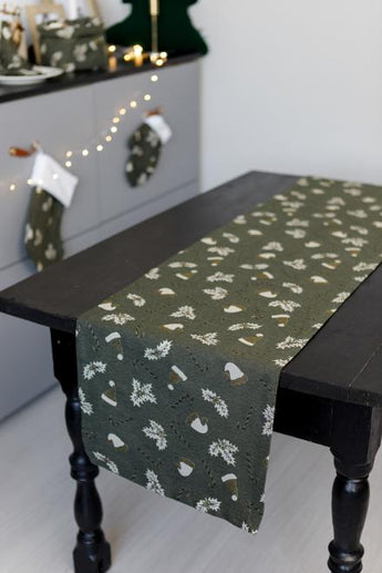 Доріжка новорічна на стіл Шапочки на зеленому ПРОВАНС, 40х140см 036820