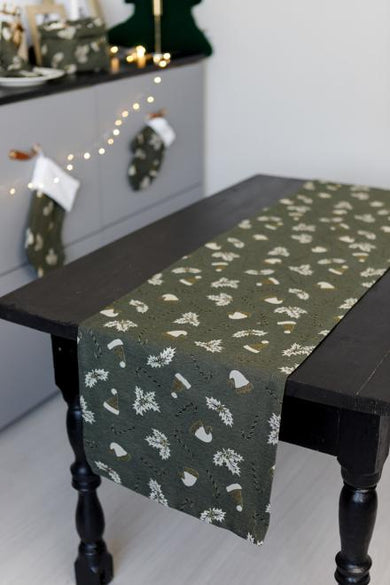 Доріжка новорічна на стіл Шапочки на зеленому ПРОВАНС, 40х140см 036820