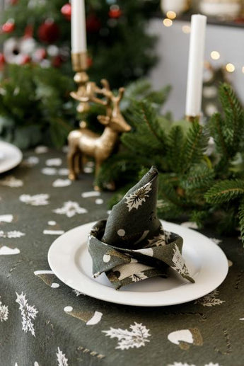 Серветка новорічна Шапочки на зеленому ПРОВАНС, 35х45см 036838