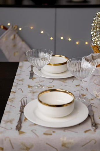 Доріжка новорічна на стіл Шапочки на бежевому ПРОВАНС, 40х180см 036824