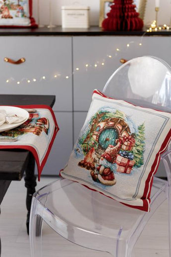 Наволочка гобеленова новорічна Гном біля синьої двері ПРОВАНС, 45х45см 037181