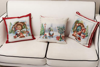 Наволочка гобеленова новорічна Гном біля синьої двері ПРОВАНС, 45х45см 037181