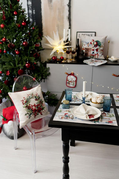 Подушка гобеленова з велюром Снігова зима Вінок ПРОВАНС, 45х45см 037195