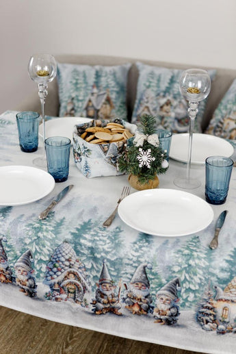 Новорічна гобеленова скатертина Казкові гноми ПРОВАНС, 135х220см 038449