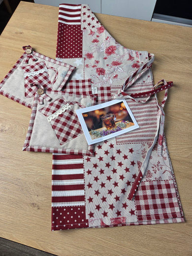 Подарунковий набір «Печворк Бордо» - 2 прихватки та фартух