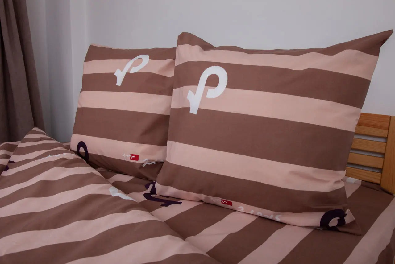 Комплект постільної білизни ТЕП "Soft dreams" Line Brown, 70x70 євро 